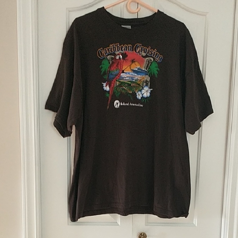Vibrant Caribbean Cruising Logo ( Holland America )
T -Shirt. 2XL